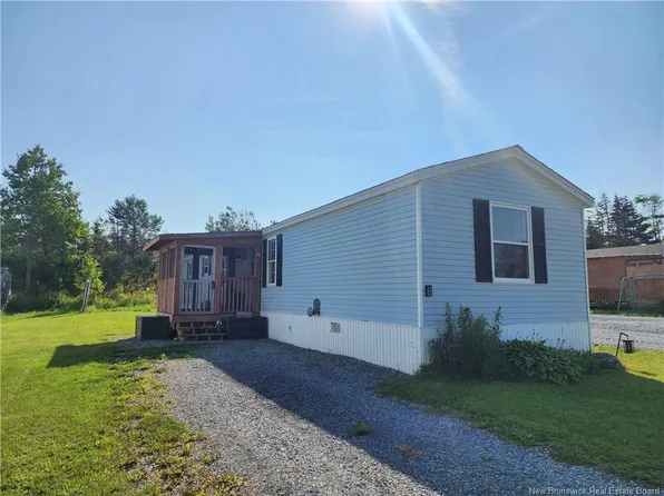8 Fall Dr, Saint John, NB E2N 1N9