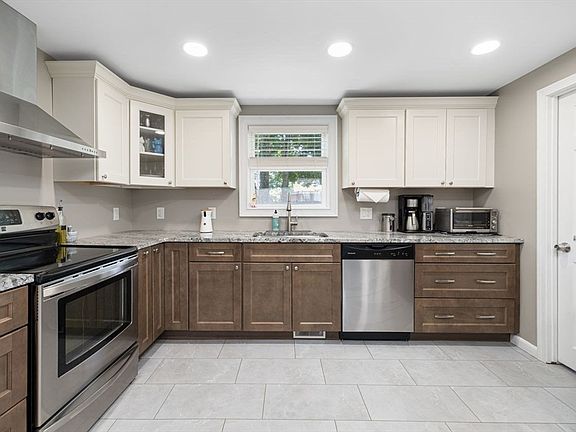 3rd image of 14 Sibley St