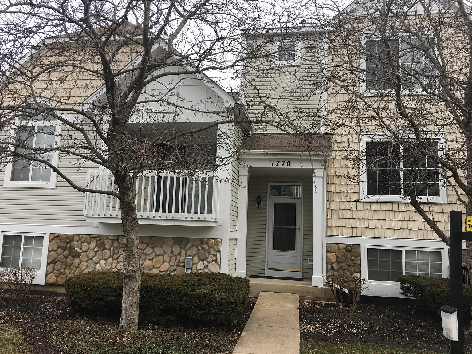 3 bed, 2002 sqft, $2,425 — Photo 1