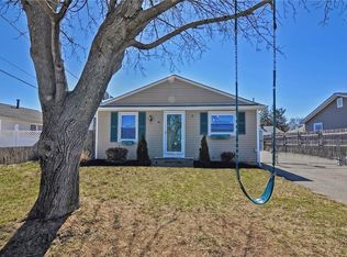 43 Taylor Dr, Rumford, RI 02916