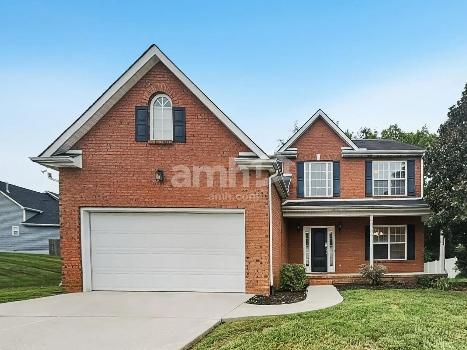 3 bed, 2.5 bath, 2200 sqft, $2,550 — Photo 1