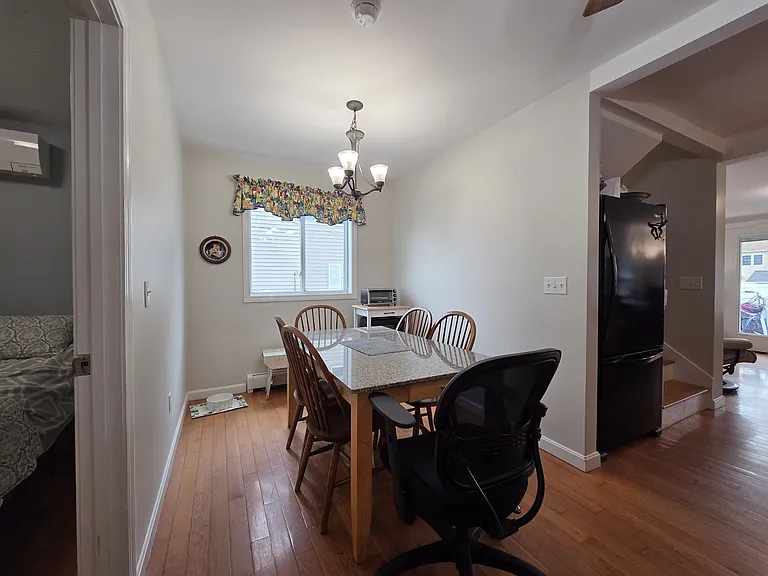 326 Long Sands Rd #B — Photo 6