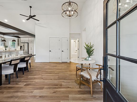 4th image of 670 Northridge Rd