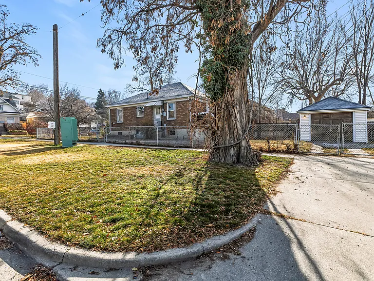 377 N 200 W — Photo 27