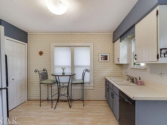 2nd image of 410 Willard Ave