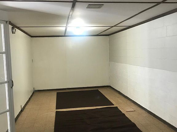 Bonus room beside garage