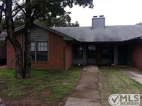 1st image of 710 Woodland Ct
