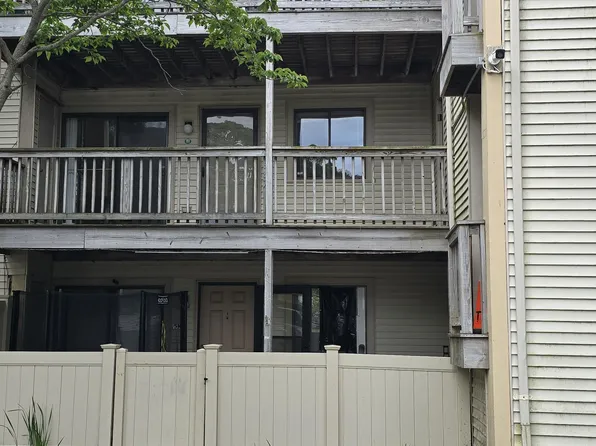 800 Bearses Way APT 5NB, Hyannis, MA 02601