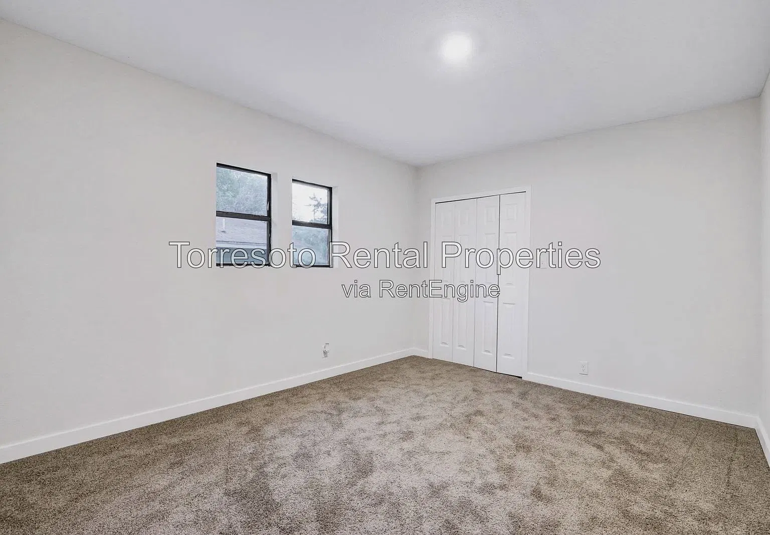2 bed, 1.0 bath, 1472 sqft, $1,300 — Photo 3