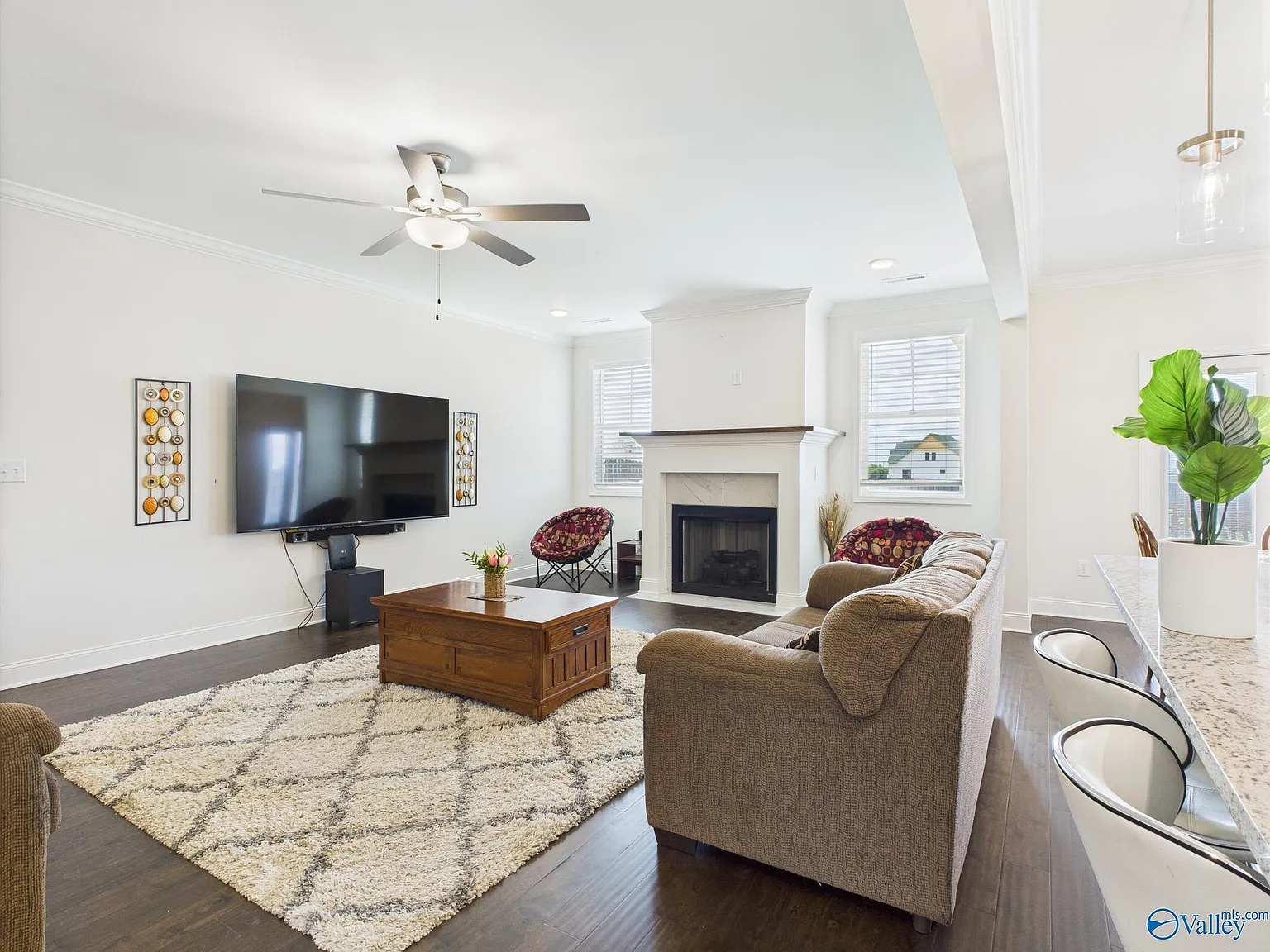 5 bed, 3.5 bath, 3439 sqft, $3,100 — Photo 4