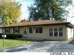 4 Timothy Ln, Belleville, IL 62226