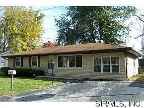 4 Timothy Ln photo 1