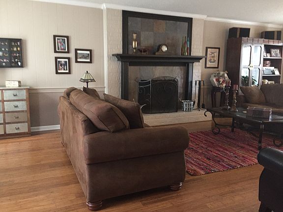 3rd image of 8327 Poplar Pike