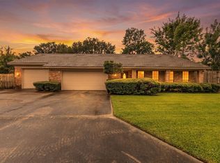 7045 Westgate Dr, Beaumont, TX 77706