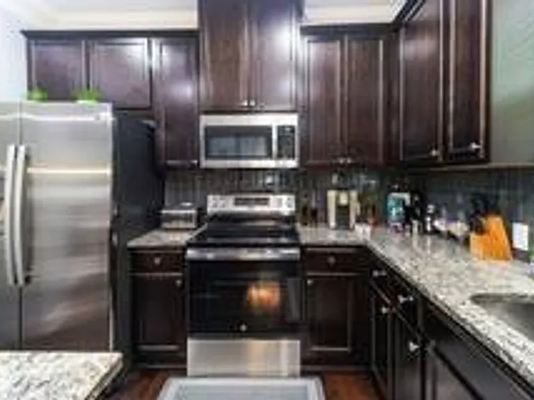 1547 Paxton Dr SW — Photo 9