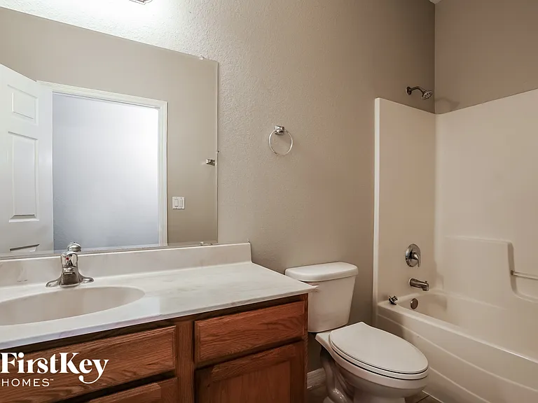 3002 45th St SW — Photo 13