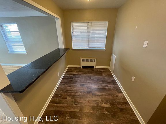 4th image of 638 Snelling Ave S #3