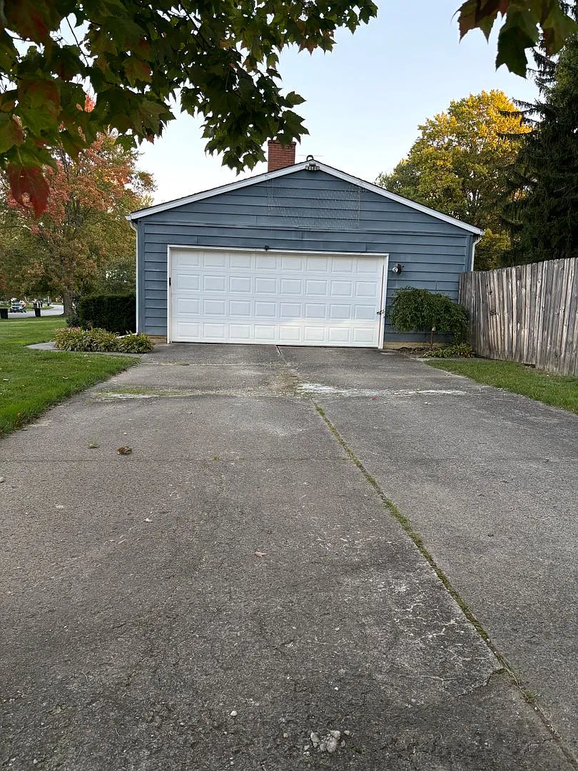 3 Bedroom 2.5 Bath Split Level Home for Rent — Photo 2