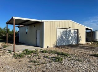 690 Bull Run Rd, Mertzon, TX 76941