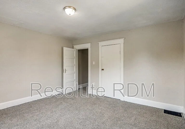 1314 N Dearborn St — Photo 15