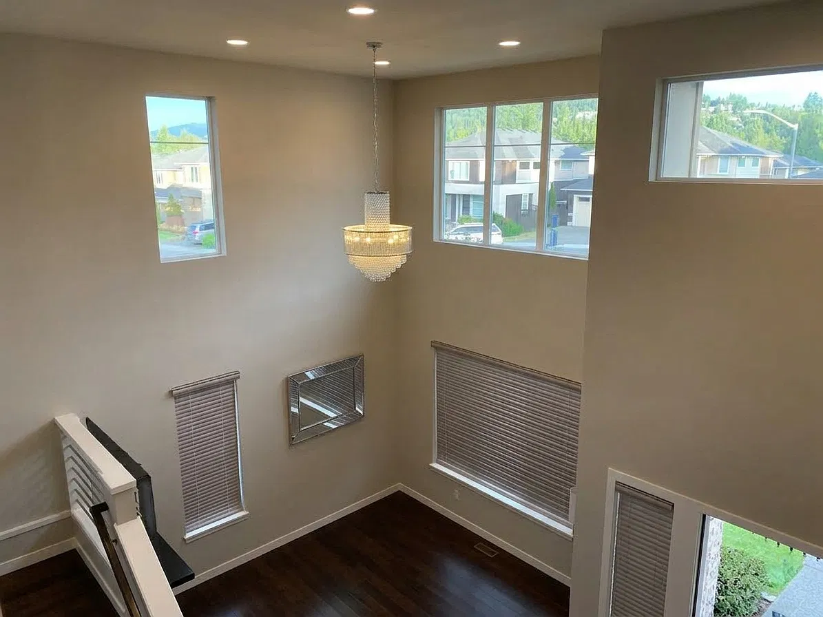 4 bed, 3940 sqft, $6,400 — Photo 2