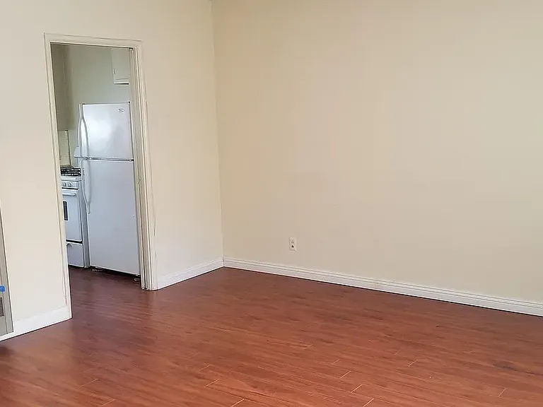 5763 Laurel Canyon Blvd #14 — Photo 4