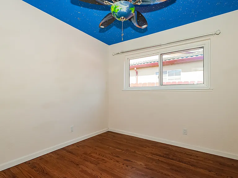 635 Pilgrim Dr — Photo 12