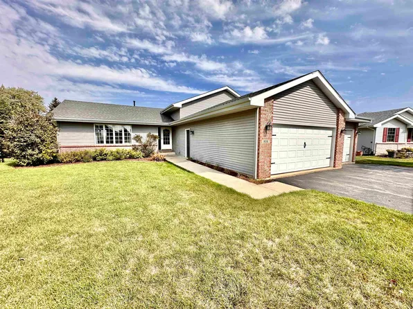 806 Greenlee Ave, Winnebago, IL 61088