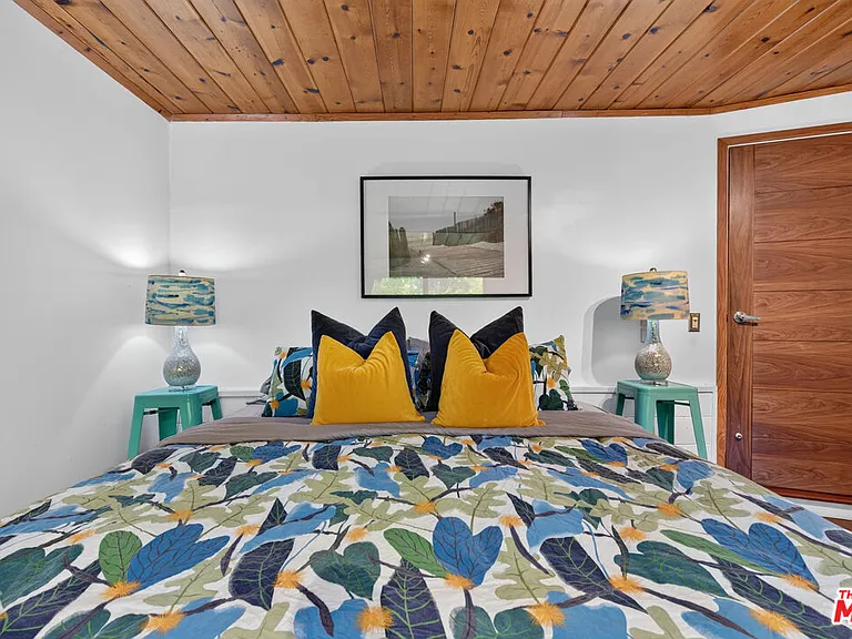 1738 Topanga Skyline Dr — Photo 35