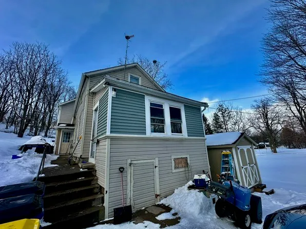 134 Elm St, Clyde, NY 14433