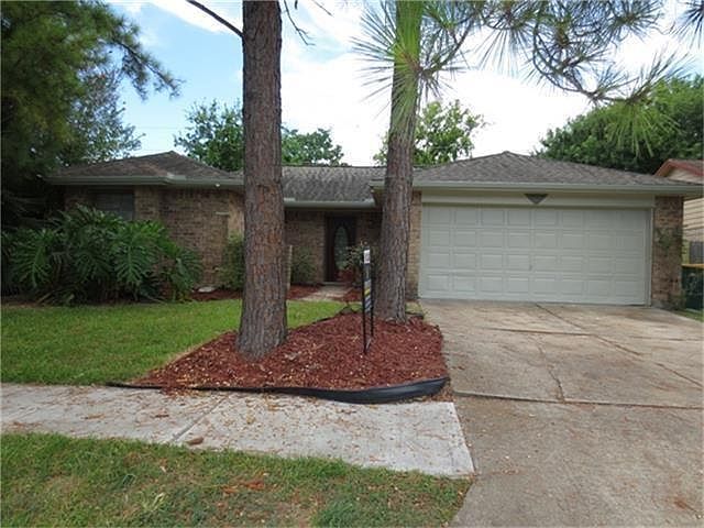 1st image of 1138 W Brompton Dr
