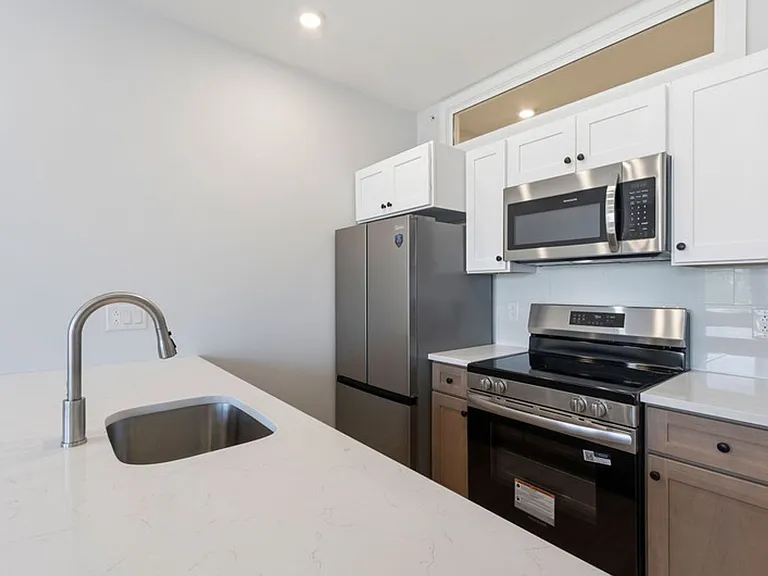 4140 W Girard Ave — Photo 7