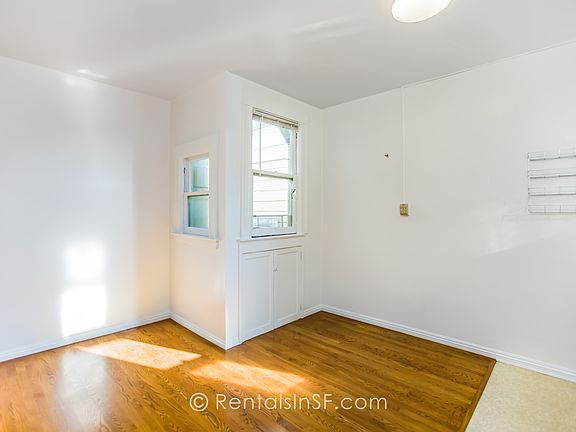 5th image of 2174 Bush St APT 11