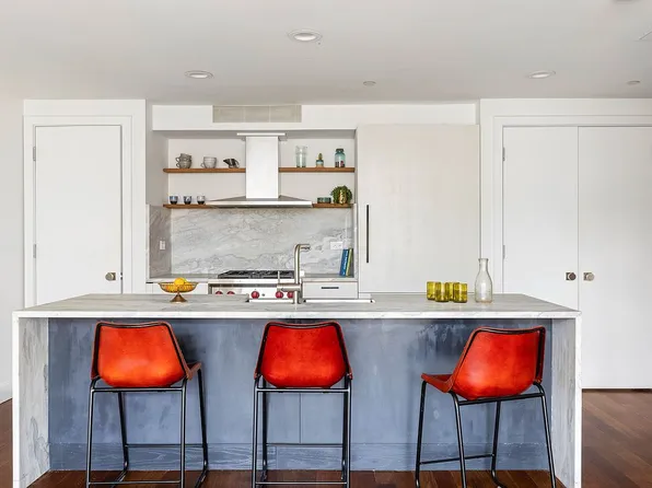 84 Front St APT 8F, Brooklyn, NY 11201