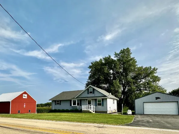 21222 Ideal Rd, Chadwick, IL 61014