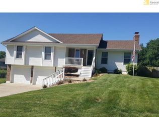 521 SW Windmill Ln, Lees Summit, MO 64082