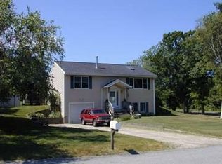 7 Hooper St, Tiverton, RI 02878