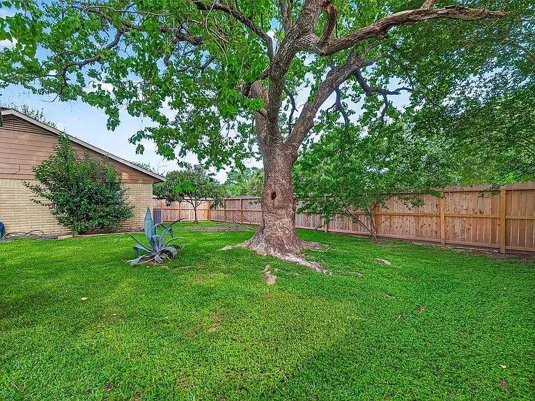 7403 Shady Vale Ln — Photo 39