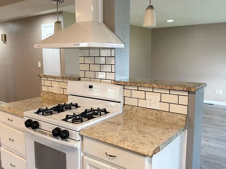 3850 Grenada Way — Photo 11