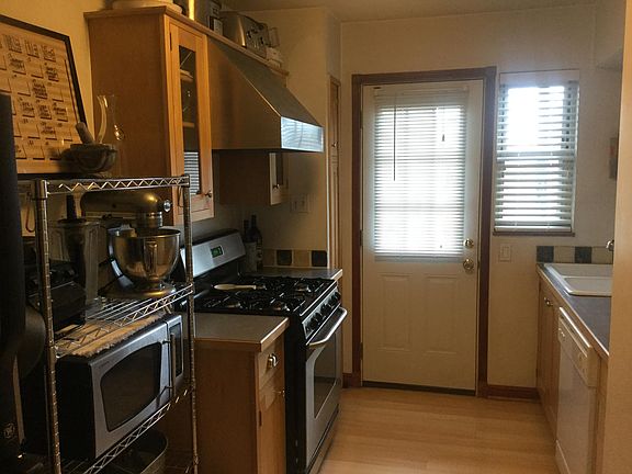 2nd image of 1738 Westwood Ave APT A