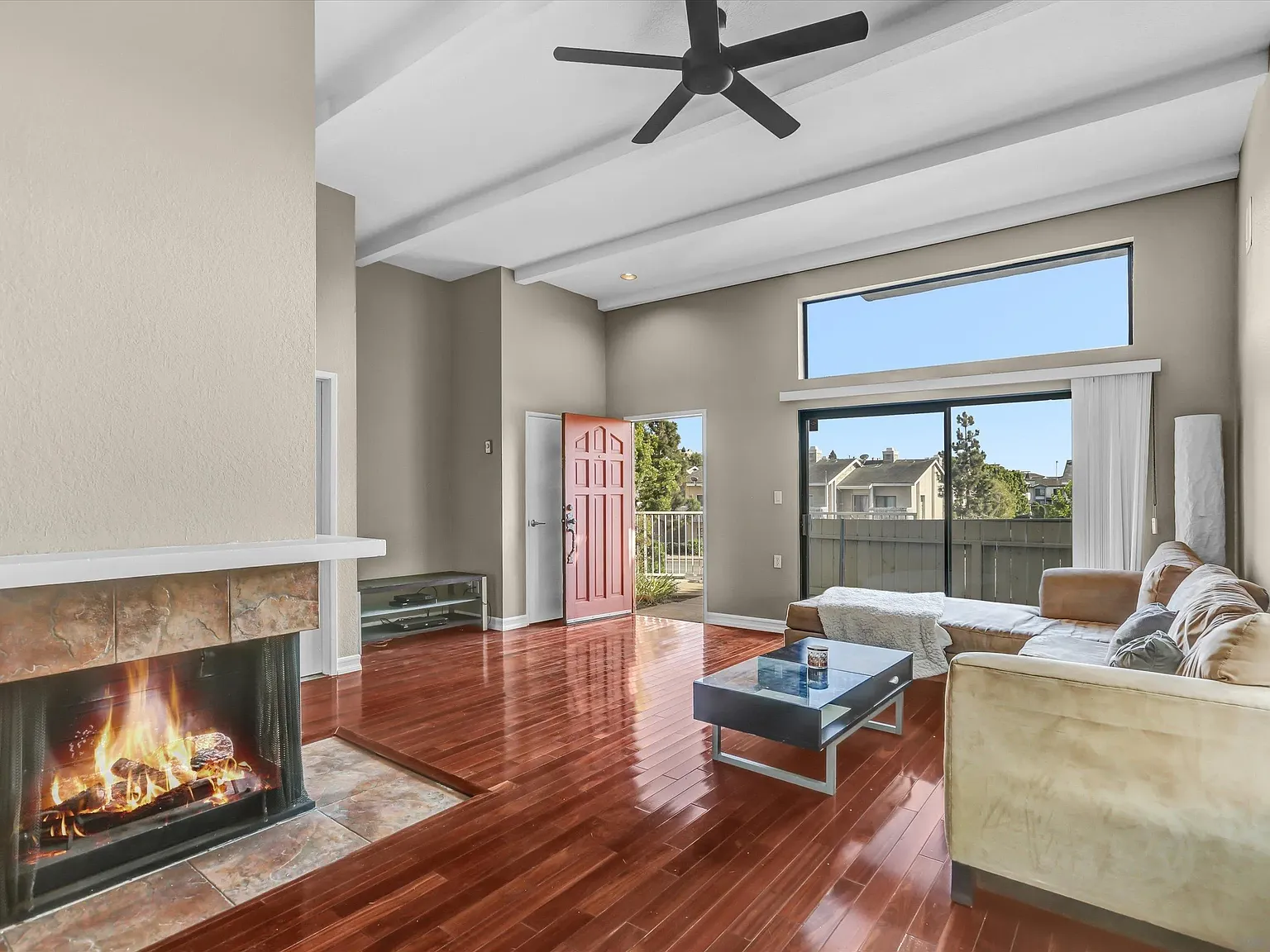 2 bed, 2.5 bath, 1708 sqft, $4,750 — Photo 4