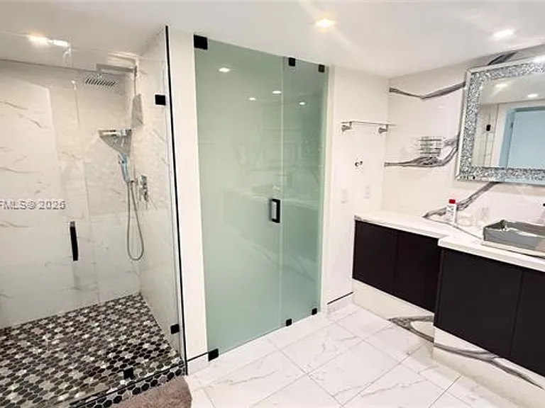19707 Turnberry Way #18K — Photo 11