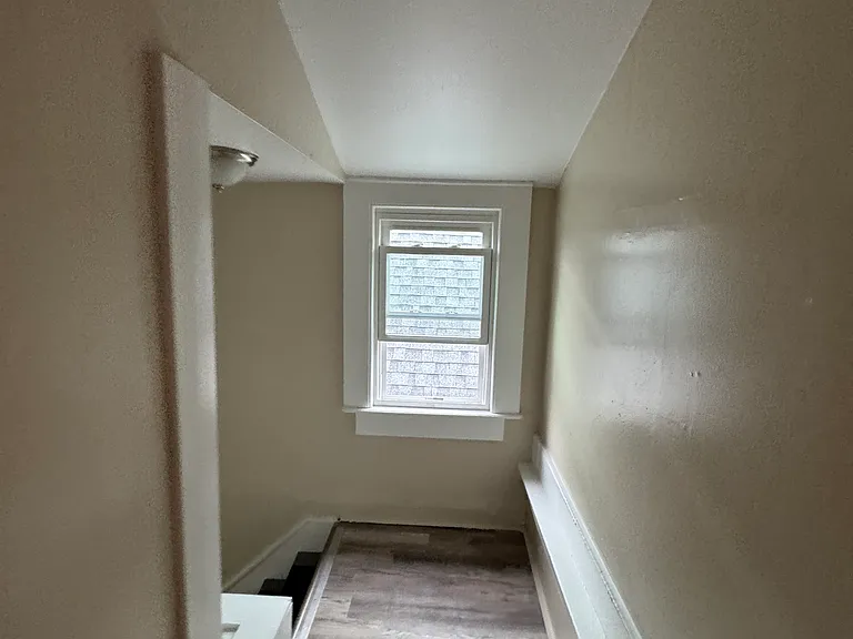 50 Lake St #D — Photo 11