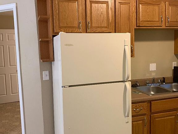 2nd image of 607 Westwood Ct