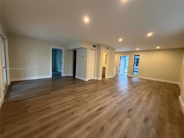 126 NE 19th Ave UNIT 1