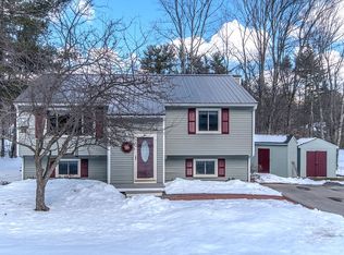 70 Ledgeview Dr, Rochester, NH 03839