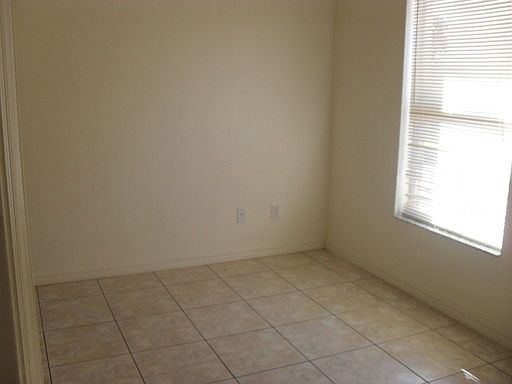 5th image of 4131 SW Santa Barbara Pl APT B
