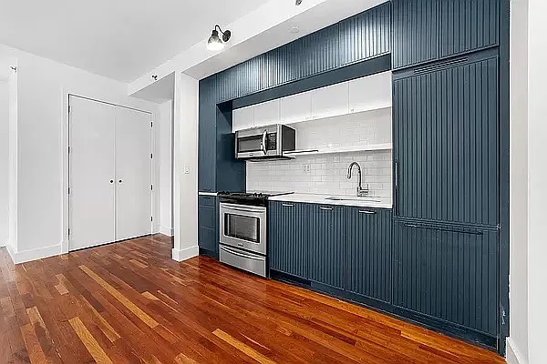 Rented by EXR | media 30