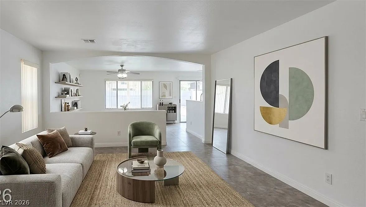 5 bed, 3.0 bath, 1818 sqft, $2,300 — Photo 4