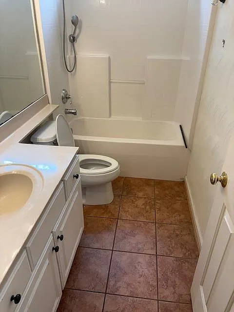 4 bed, 2.5 bath, 2068 sqft, $2,800 — Photo 4